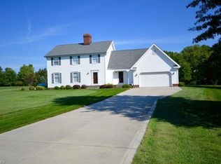 1470 Ravinewood Dr, Austinburg, OH 44010