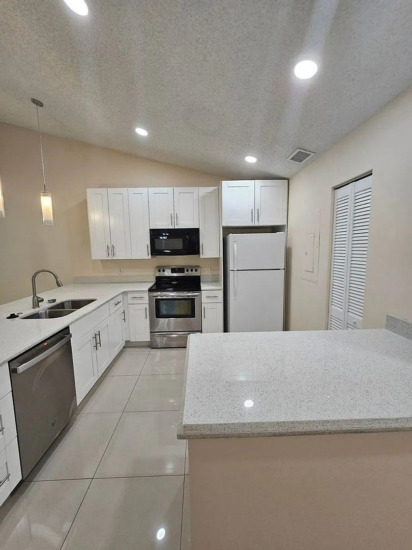 480 Hardwood Place, Boca Raton, FL 33431 — Photo 2