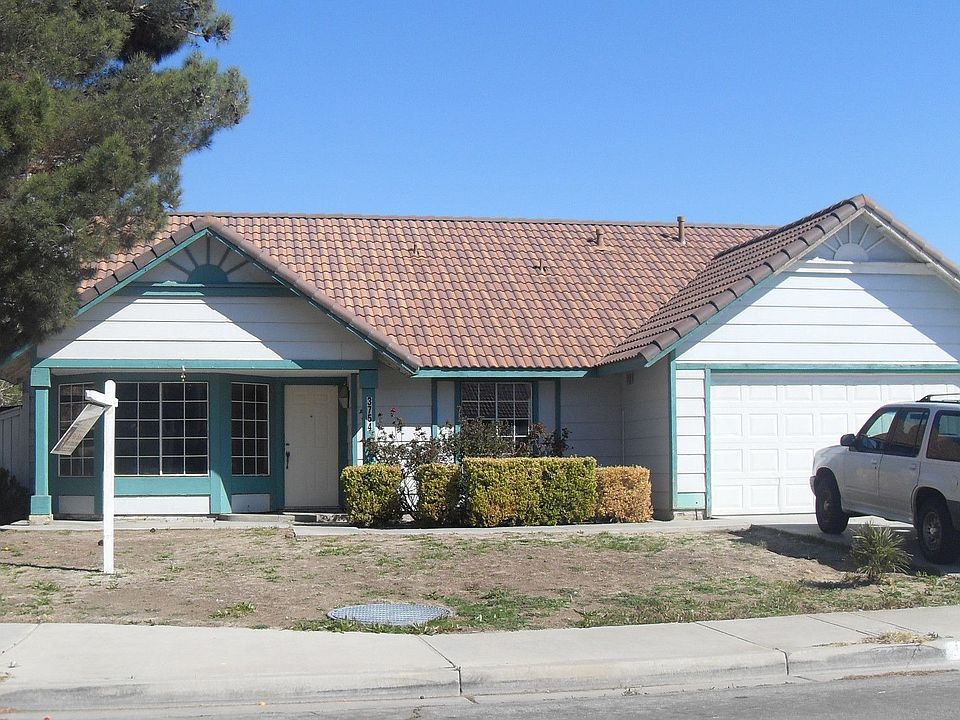 2nd image of 37544 Cloverwood Ct