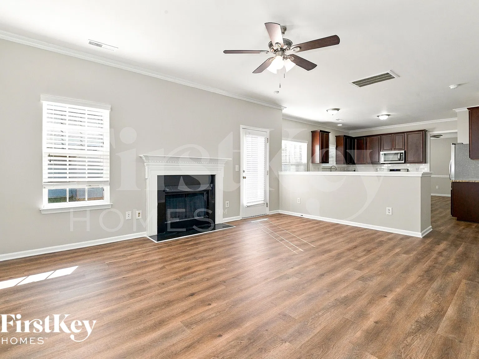 4 bed, 2.5 bath, 2607 sqft, $2,480 — Photo 3