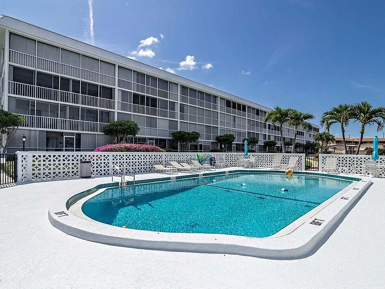 907 Marina Dr #402 — Photo 17