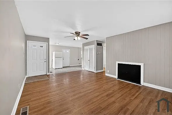 3 bed, 979 sqft, $1,650 — Photo 2