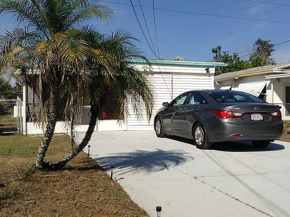 4th image of 716 71st Ave N