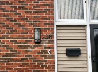 238 Walpole Dr, Pittsburgh, PA 15235
