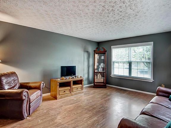 5th image of 7848 Fairfax Loop Dr