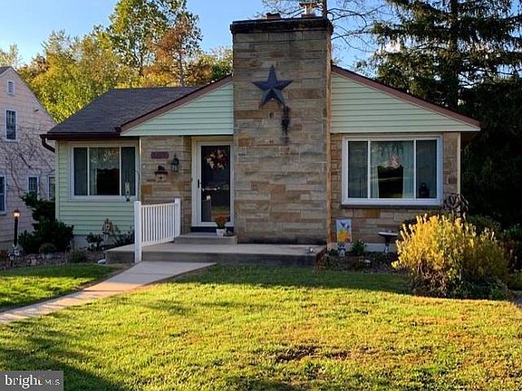 3rd image of 1109 Woodland Way
