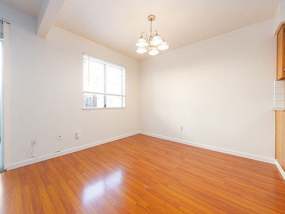 3rd image of 1909 Messina Dr