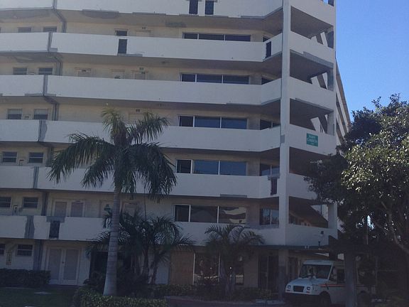 3rd image of 1750 NE 191st St APT 528