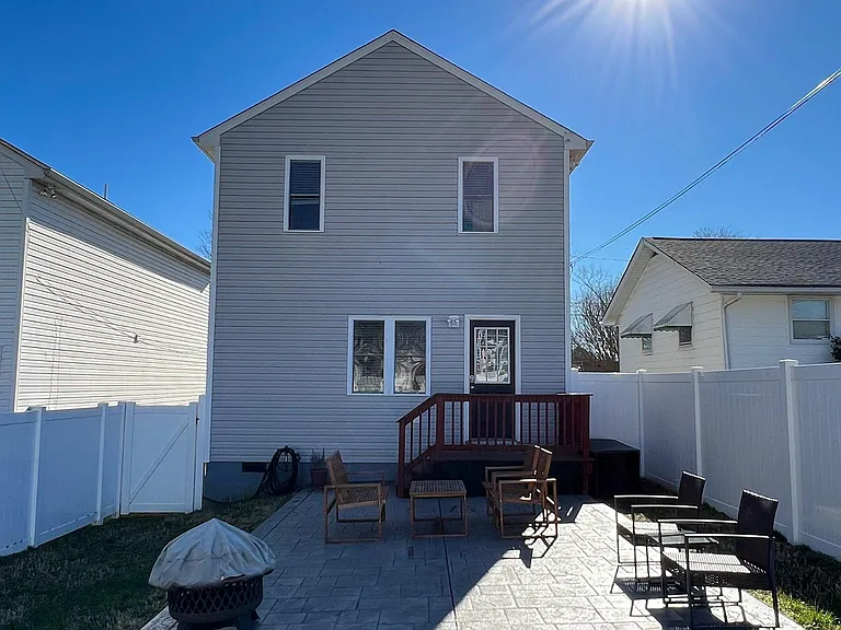 1804 Powhatan St — Photo 9