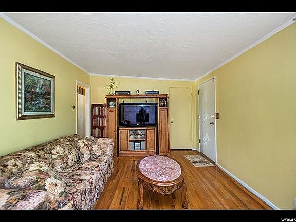 4th image of 3126 S Beaver St