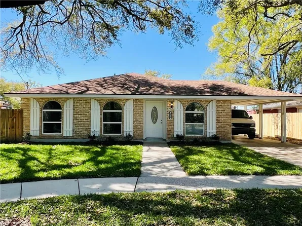 8000 Edgelake Ct, New Orleans, LA 70126