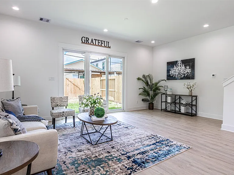 6814 Burkett St — Photo 3