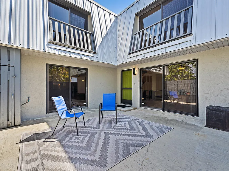 3852 SE Jefferson St — Photo 2