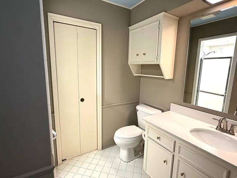 2520 NW 62nd St — Photo 15