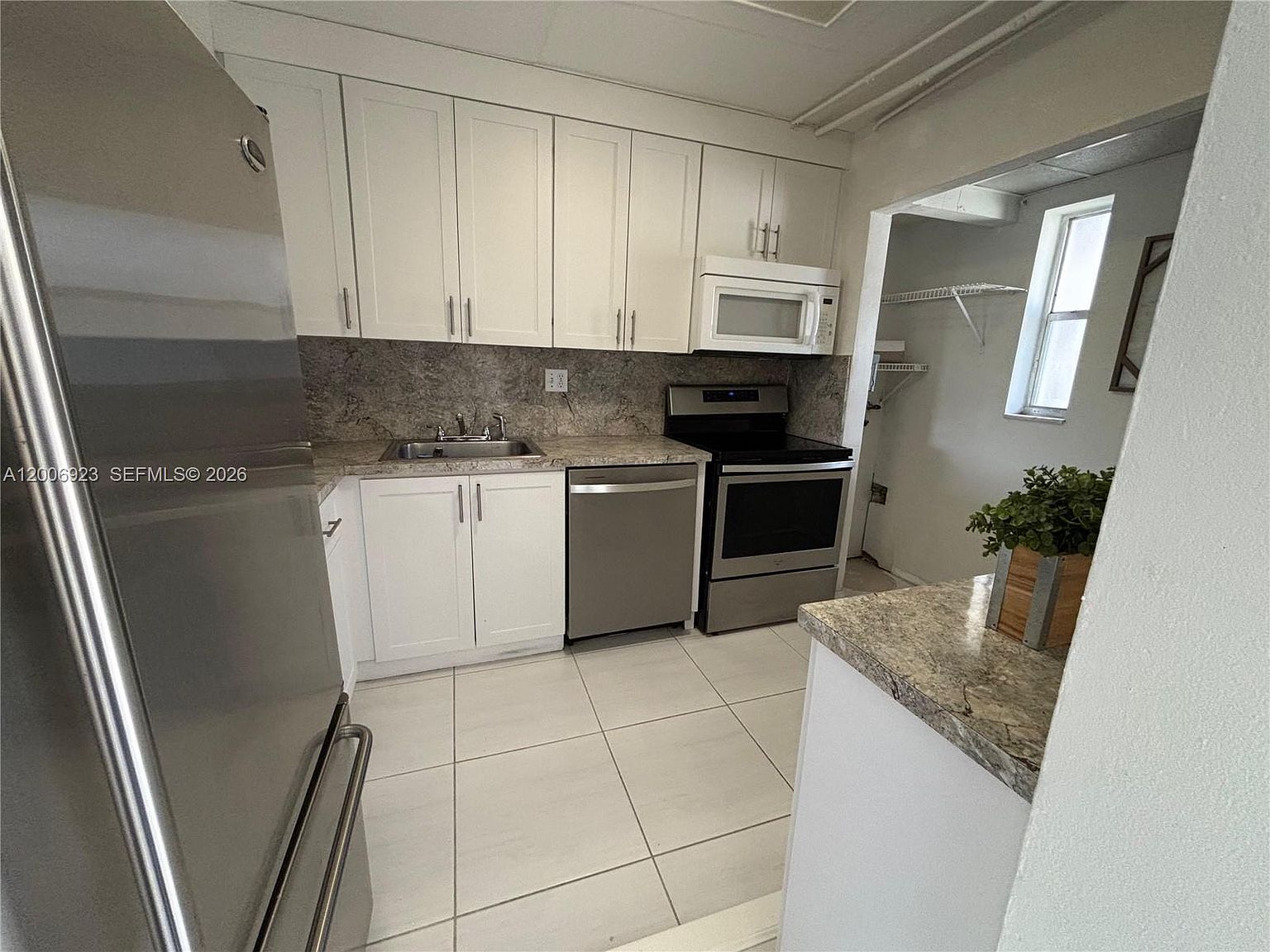 8060 Fairview Dr APT 101