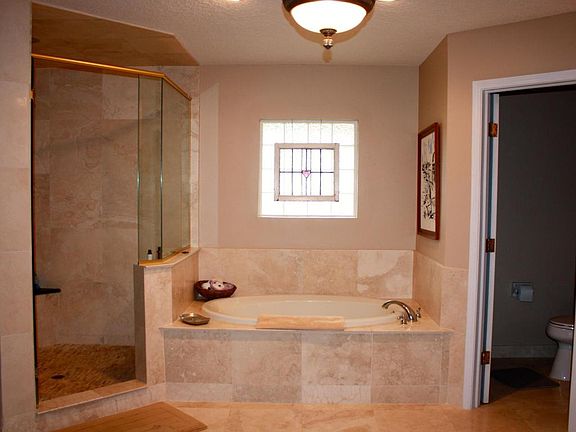 4th image of 3924 Sarah Brooke Ct