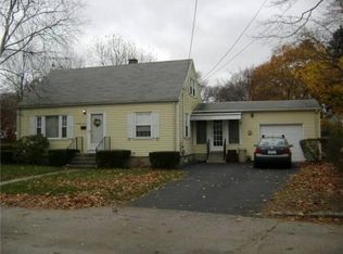 77 Greenpost Ln, Warwick, RI 02889