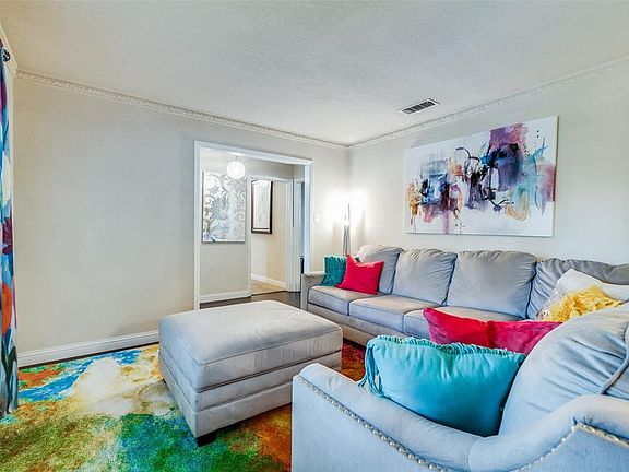5th image of 2600 White Oak Ct