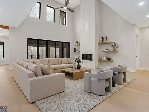 4th image of 15792 Thompson Rd