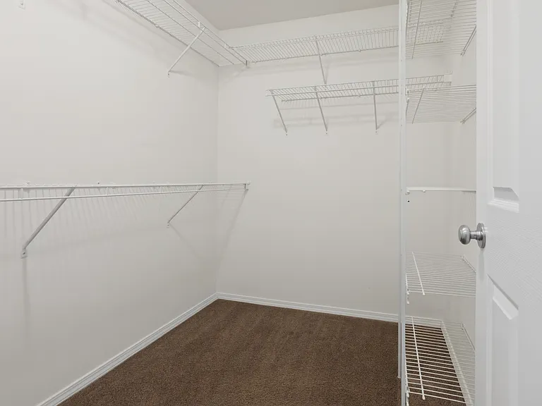3 Ross Dr #6 — Photo 3
