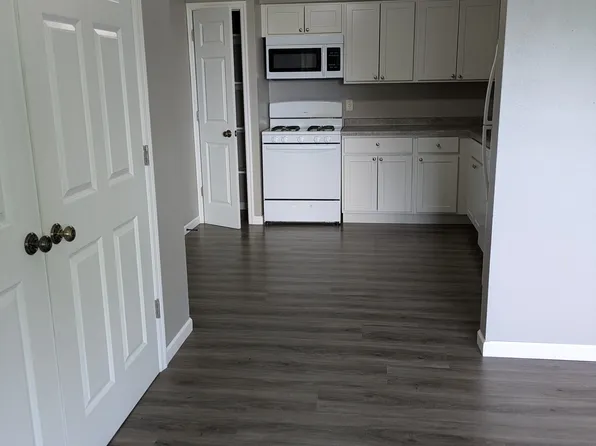 449 Hartwell St APT 3, Elkhorn, WI 53121