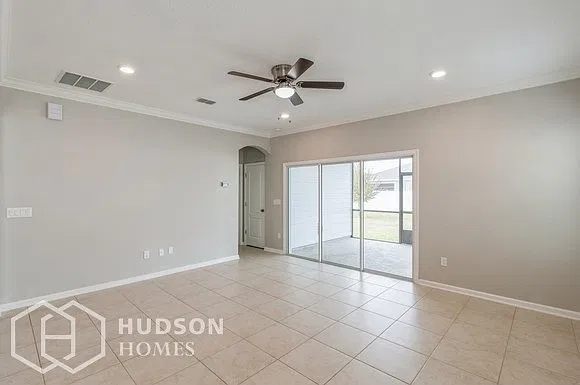 3 bed, 2.0 bath, 1758 sqft, $2,260 — Photo 3