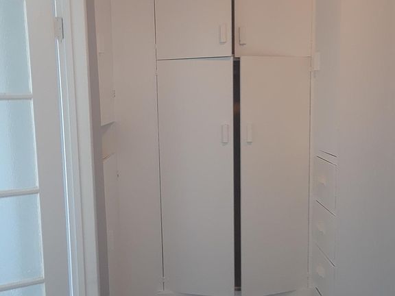 5th image of 131 10th St APT D