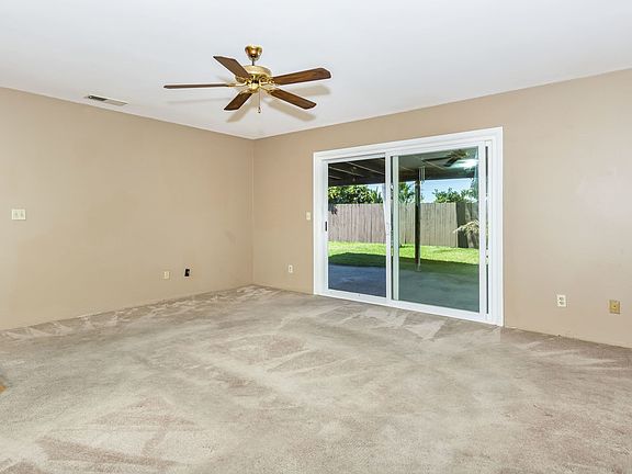4th image of 631 Charles Dr