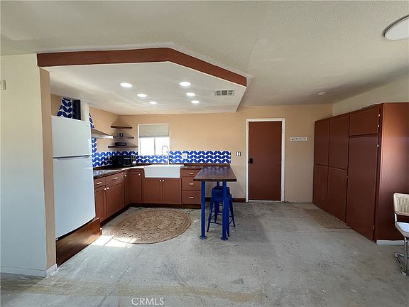 5th image of 5226 Henry Rd