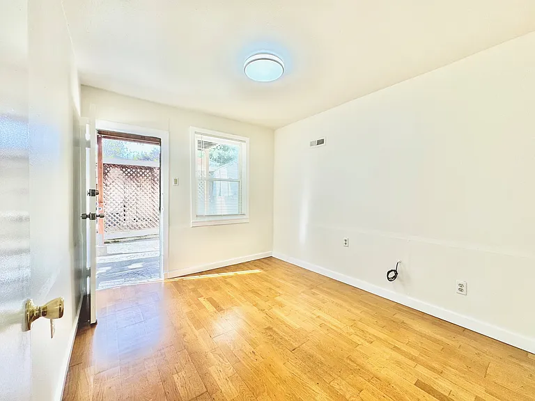 3110 Martin Luther King Jr Way — Photo 10