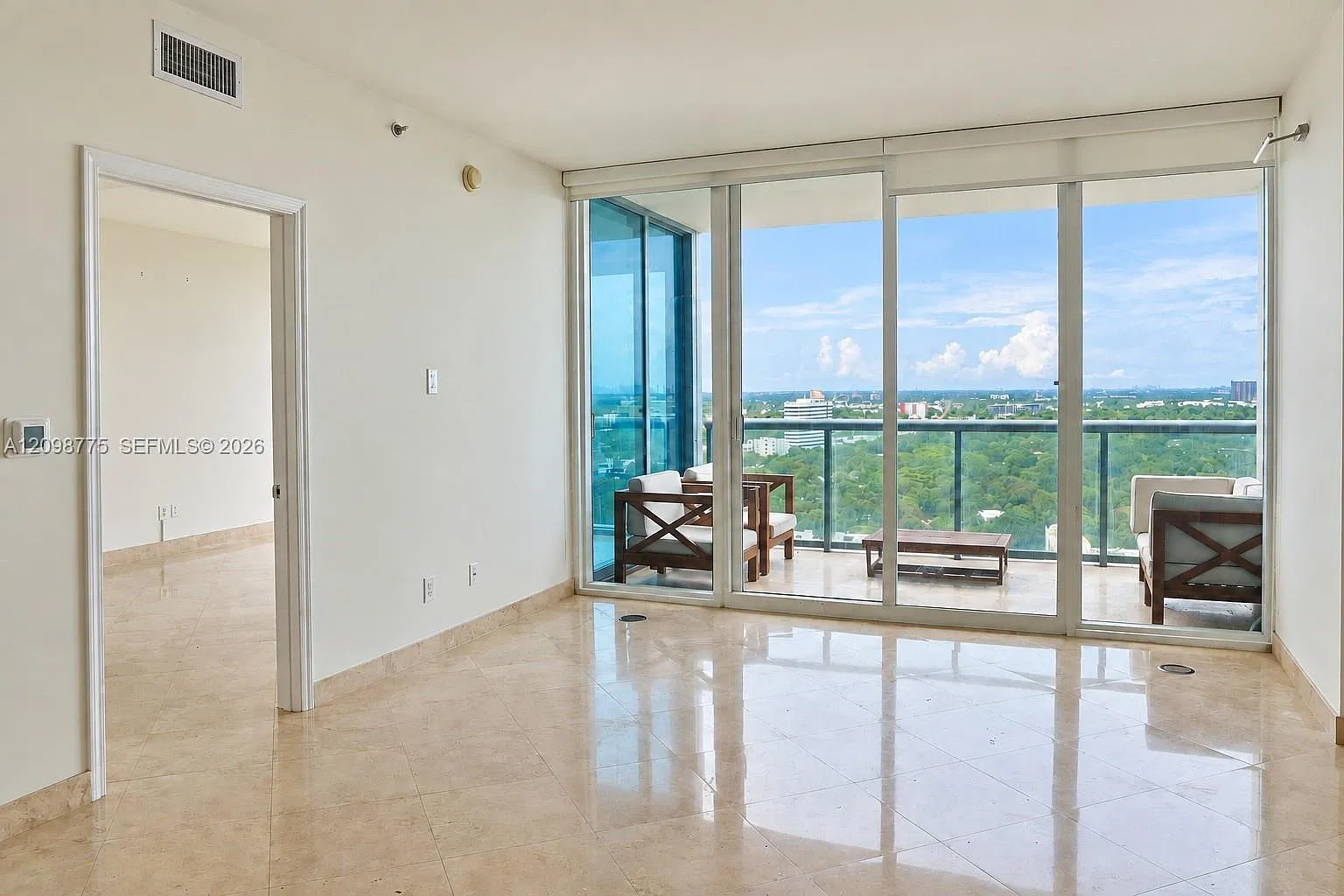 Blue Condo — Photo 2