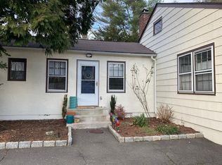 10 Salem St, Greenwich, CT 06830