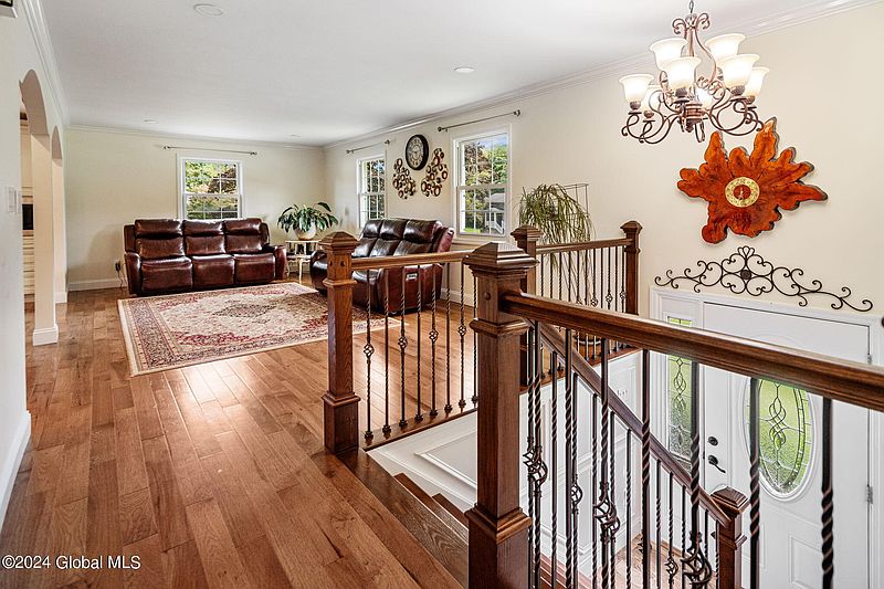 3rd image of 3 Chateau Drive