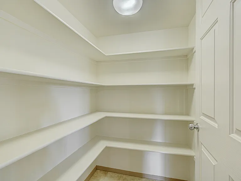 River Walk Apartments — Photo 37