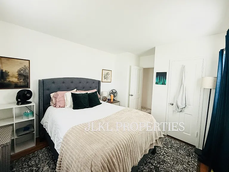 3092 Meade Ave — Photo 7