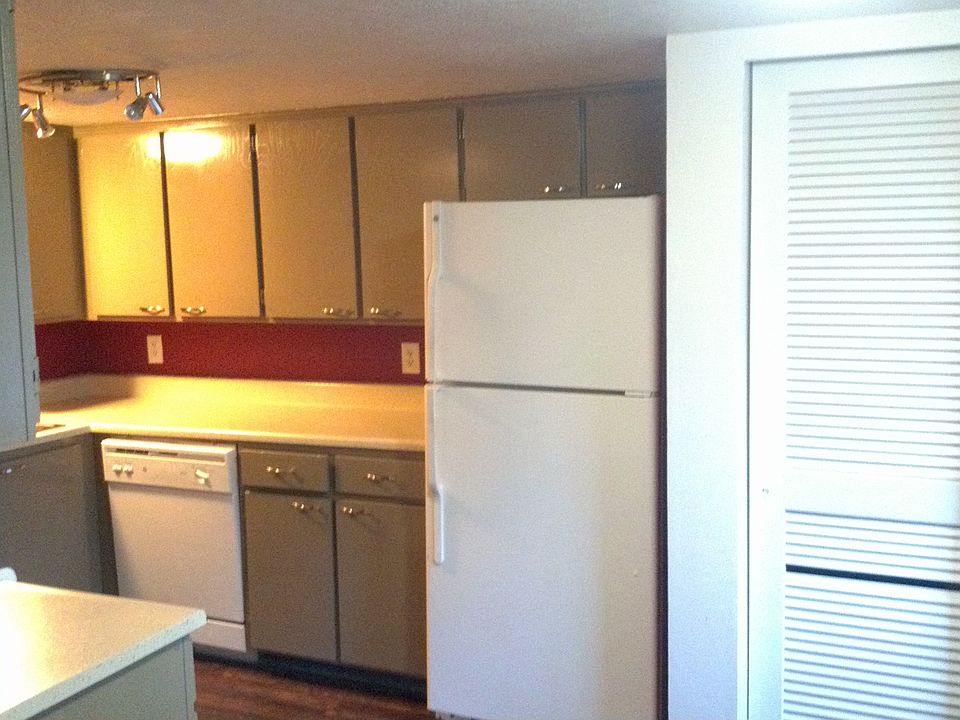 1817 Vine kitchen