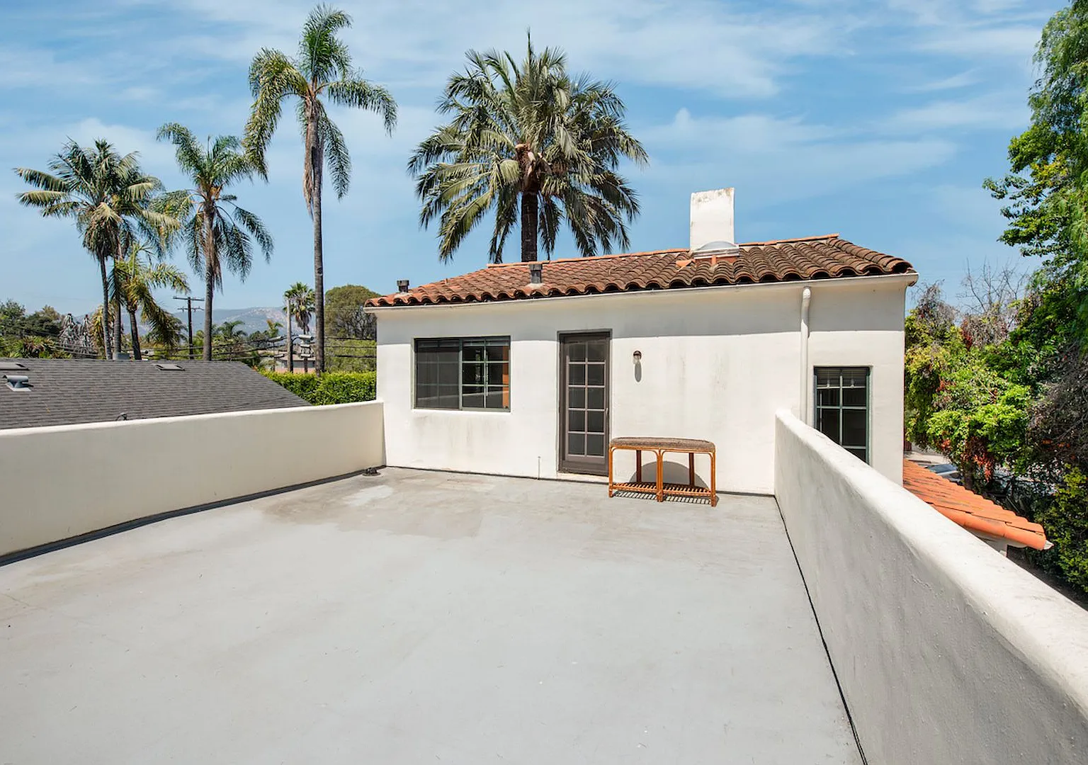 Highly Desirable 2bed/2.5bath in Wonderful Santa Barbara Location! — Photo 3