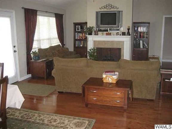 2nd image of 2213 Lenox Dr