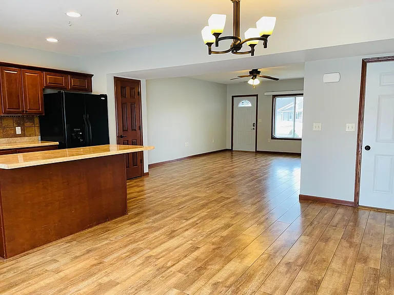 2940 Icecap Rd — Photo 9