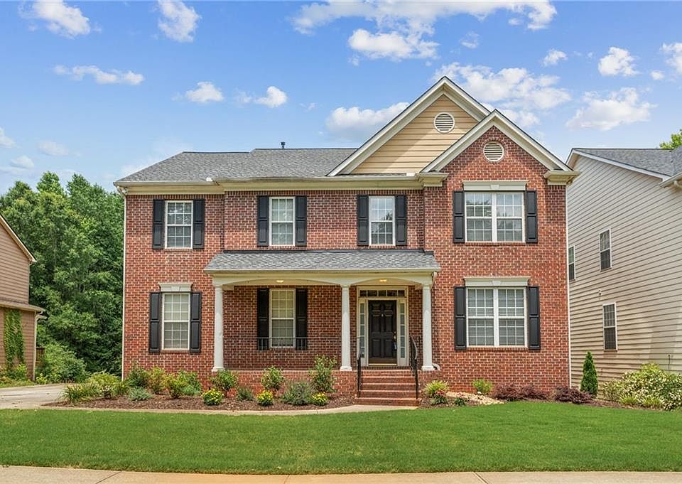 1st image of 2667 Hampton Park Dr