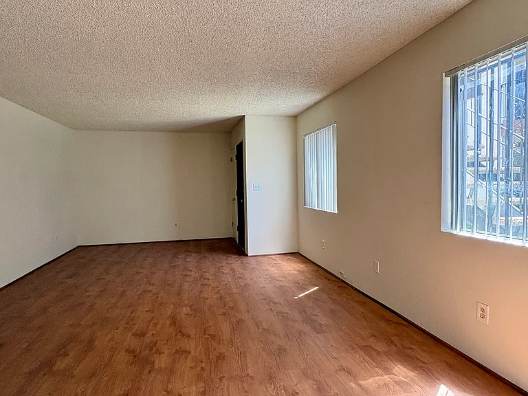 522 W Hellman Ave #B — Photo 6