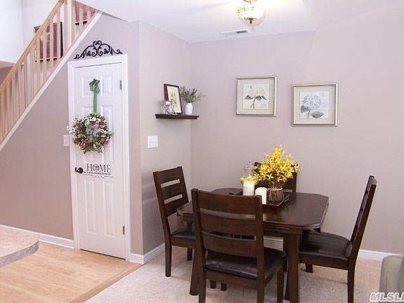4th image of 319 Prairie Ct