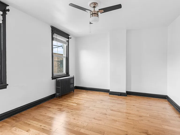 130 McClellan St — Photo 7