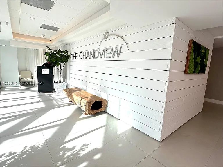 5900 Collins Ave #906 — Photo 12