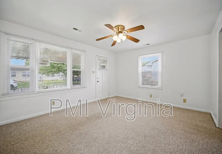 58 Radford St — Photo 4