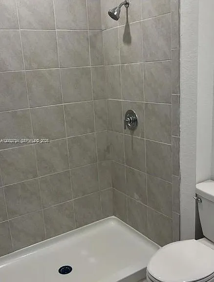 606 SW 12th St — Photo 13