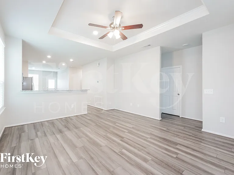 5831 Longhorn Run Ln — Photo 4