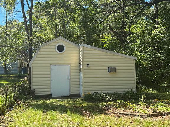 3rd image of 1815 E 28th Ave