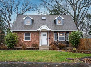 224 4th St, East Northport, NY 11731