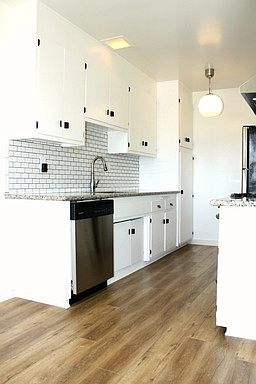 3rd image of 1048 Everett Pl APT 4